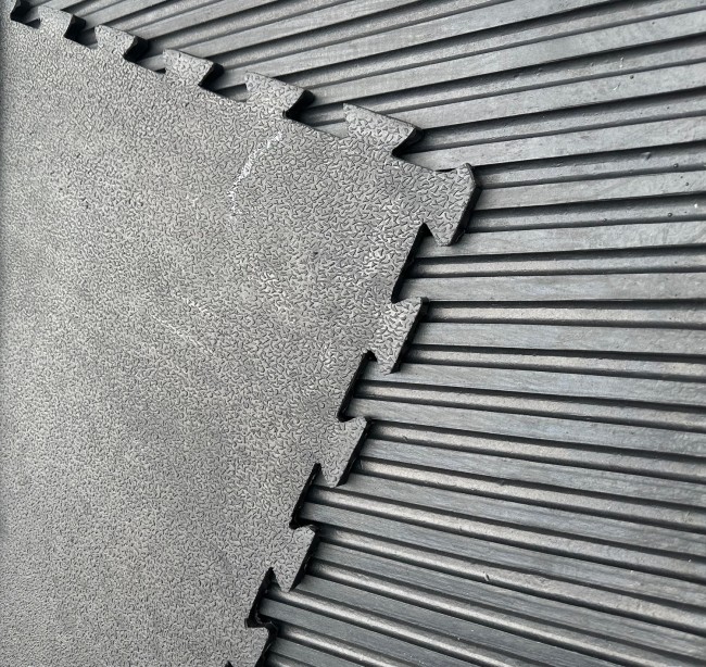 18mm rubber mat interlocking on 4 sides